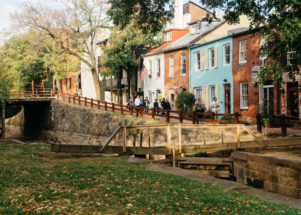 Things To Do In Georgetown, Washington D.C., 5 Day Travel Itinerary, Brief History, Weather – Winter, Spring, Summer, Fall – Bike Paths, Campsites, Famous Landmarks, Best Food Restaurants, Night Life travelanycountry