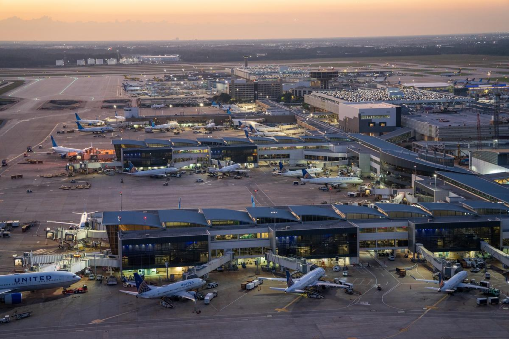 Travel Guide To Houston, Texas International Airport Arriving In Houston, Texas travelanycountry